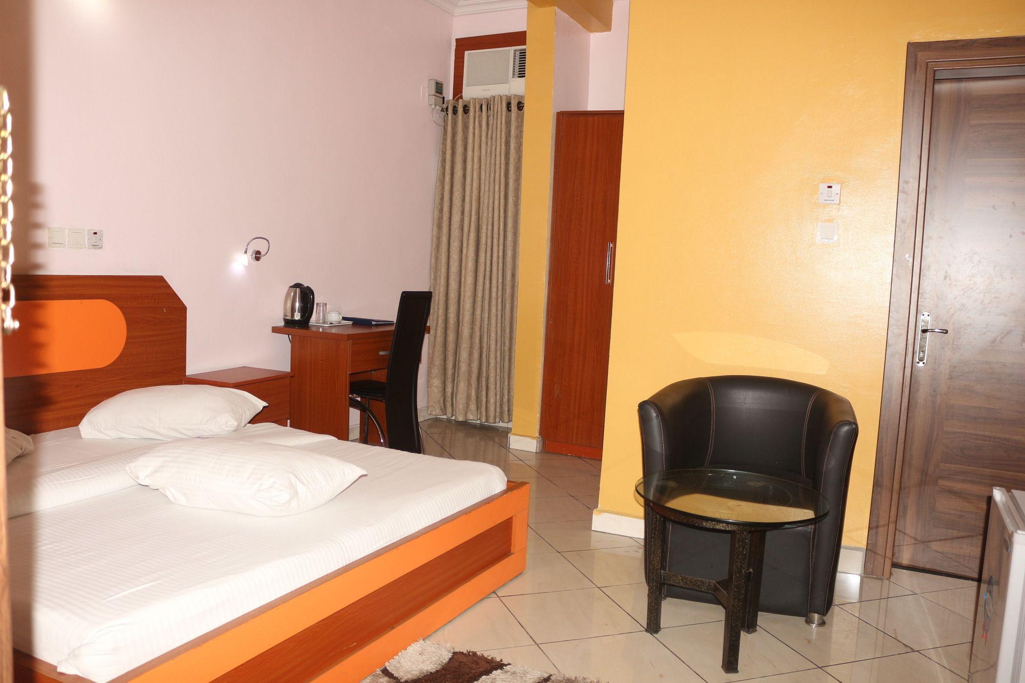 Royal Charlin Hotel And Suites 포트하커트 외부 사진